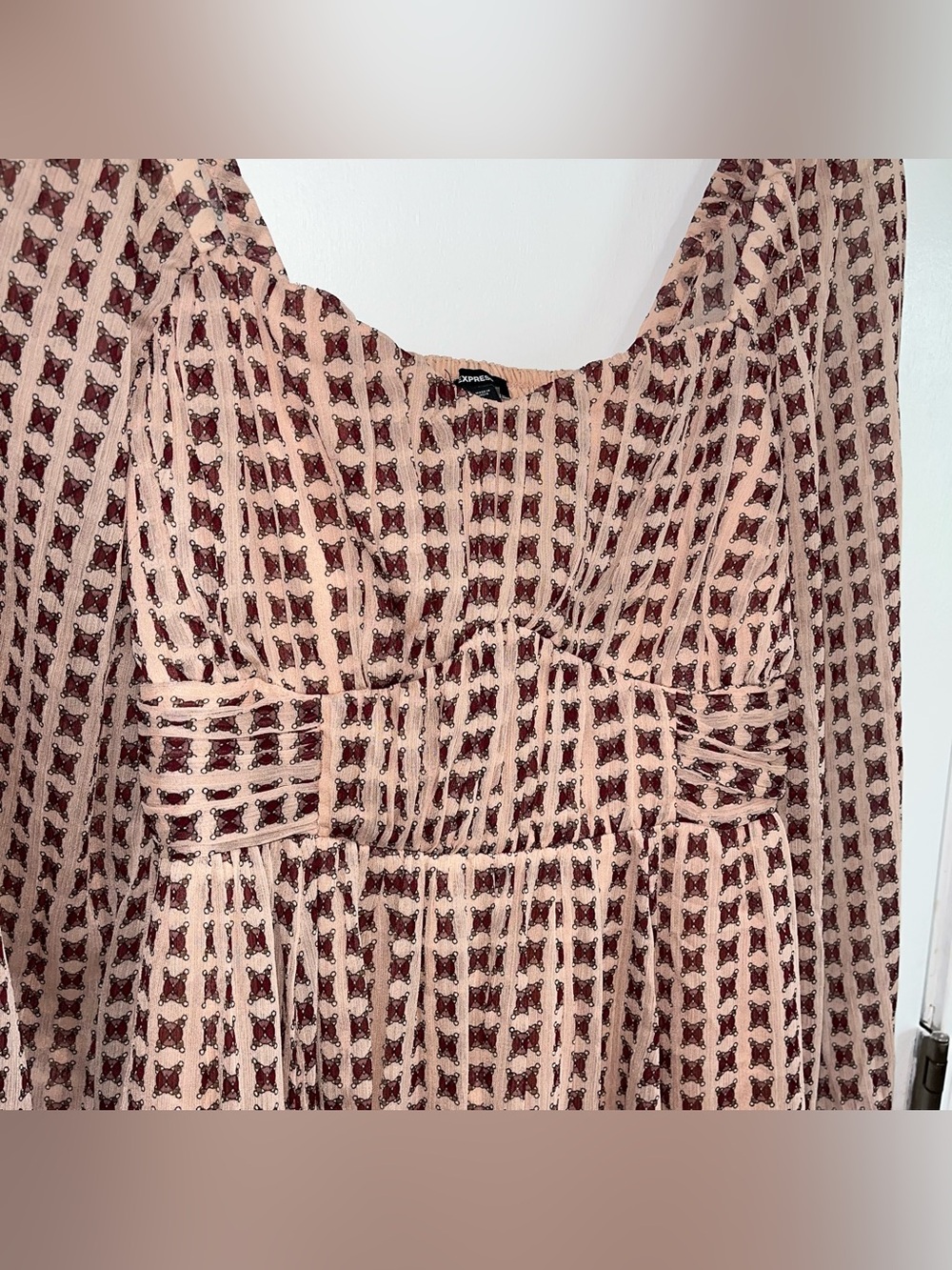 NWOT Express Taupe/Blush Pink and Brown Print Long Sleeve Sweetheart Mini Dress